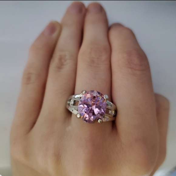 Jewelry - New Gorgeous Pink Wedding Ring